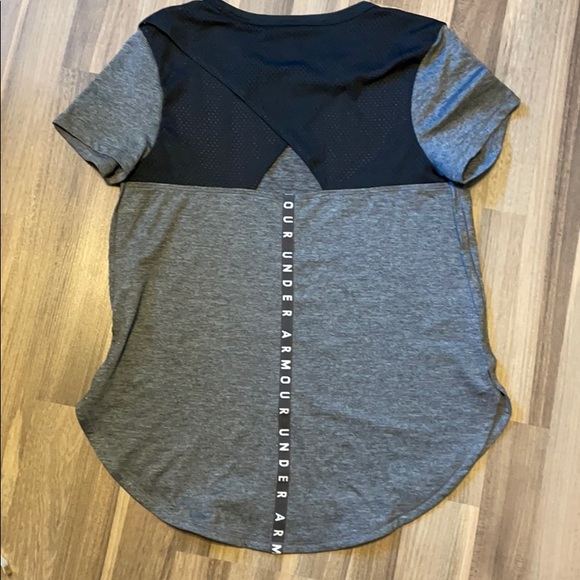 Under armour top - Picture 3 of 3